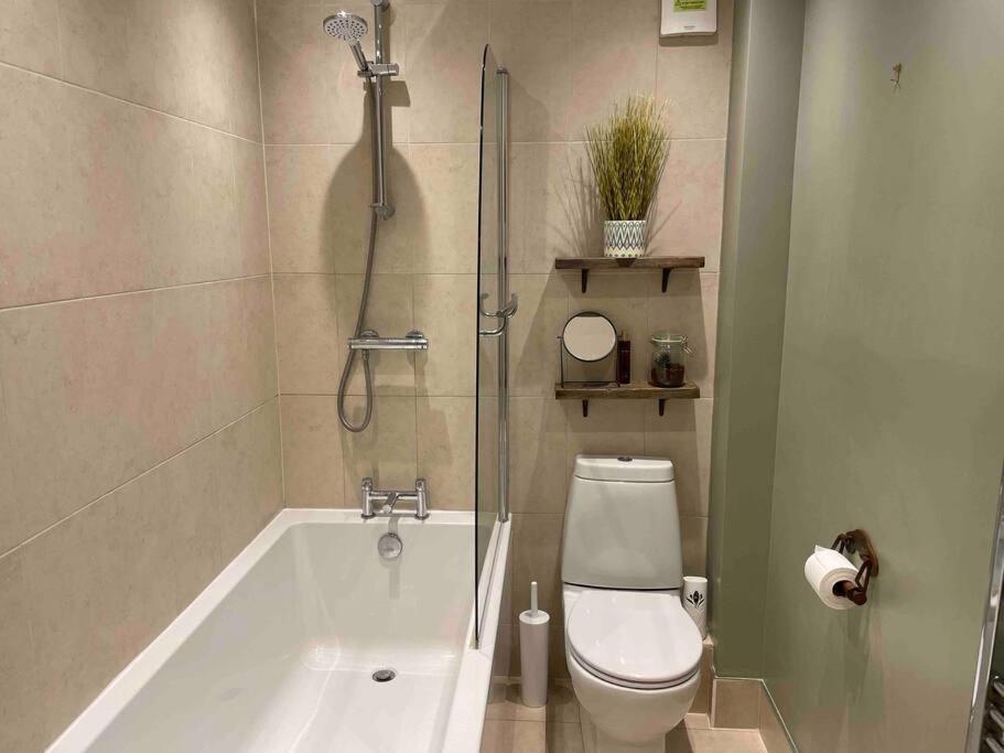 Stunning Apartment By The Leas, West End Folkestone Eksteriør billede